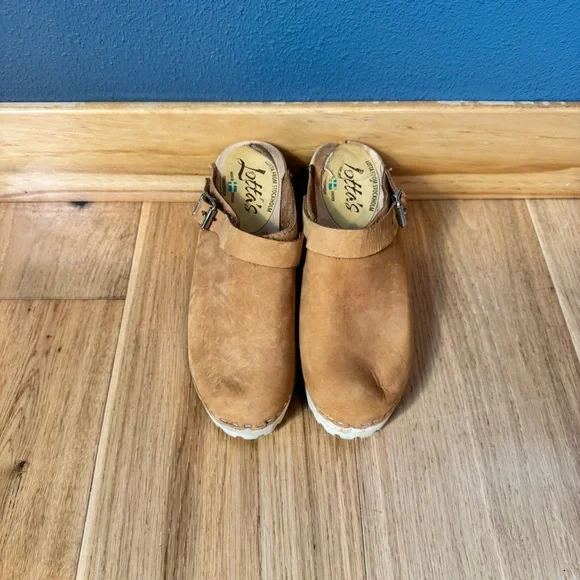 Lotta’s Swedish Tan Heeled Tractor Sole Clogs Size 39/US8.5 - Picture 6 of 11